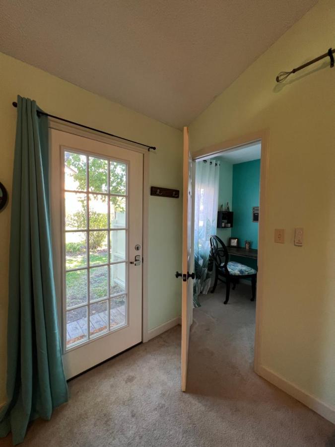 Cozy Loft With Parking And Private Patio W/ Grill Apartment Wilmington Exterior photo