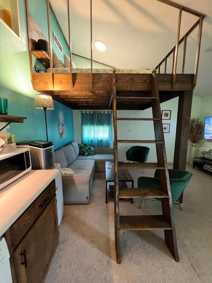 Cozy Loft With Parking And Private Patio W/ Grill Apartment Wilmington Exterior photo