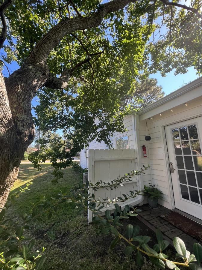 Cozy Loft With Parking And Private Patio W/ Grill Apartment Wilmington Exterior photo